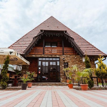 Hotel Piatra Soimului Vişeu de Sus Exterior foto