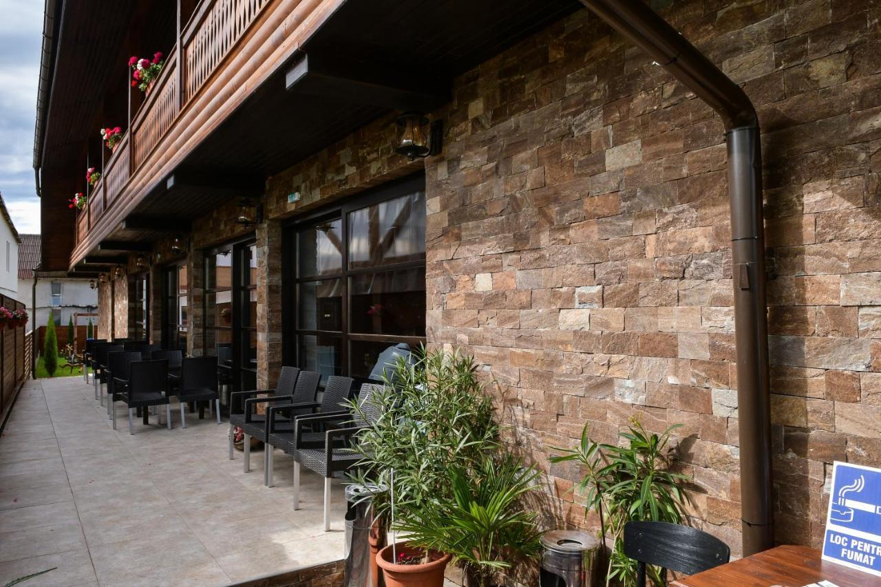 Hotel Piatra Soimului Vişeu de Sus Exterior foto