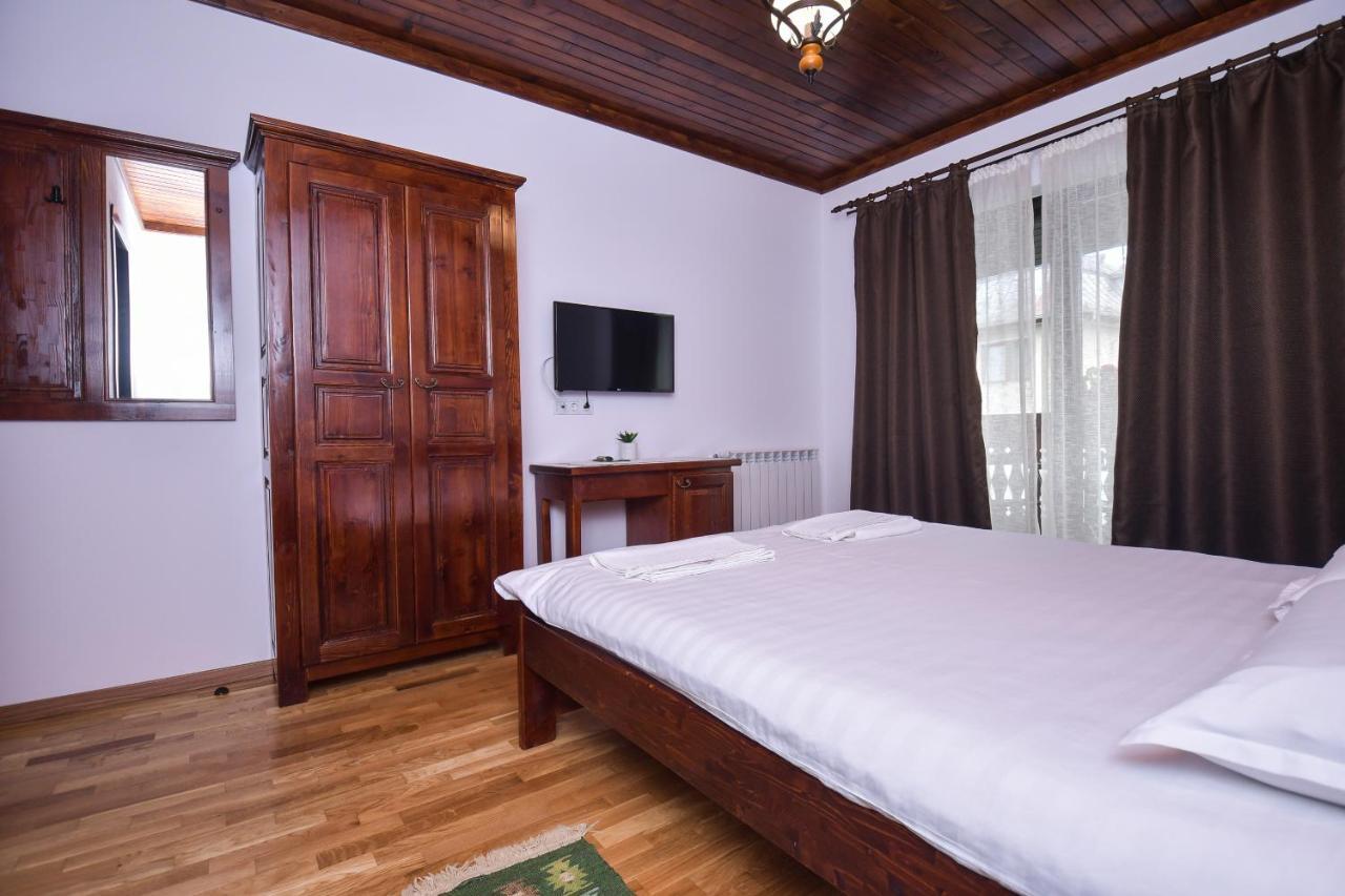 Hotel Piatra Soimului Vişeu de Sus Exterior foto