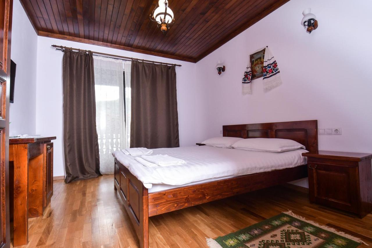 Hotel Piatra Soimului Vişeu de Sus Exterior foto