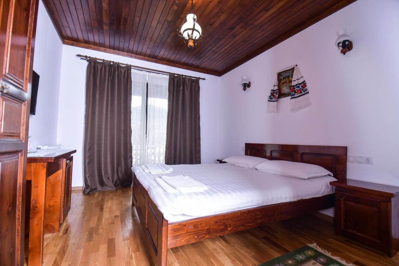Hotel Piatra Soimului Vişeu de Sus Exterior foto