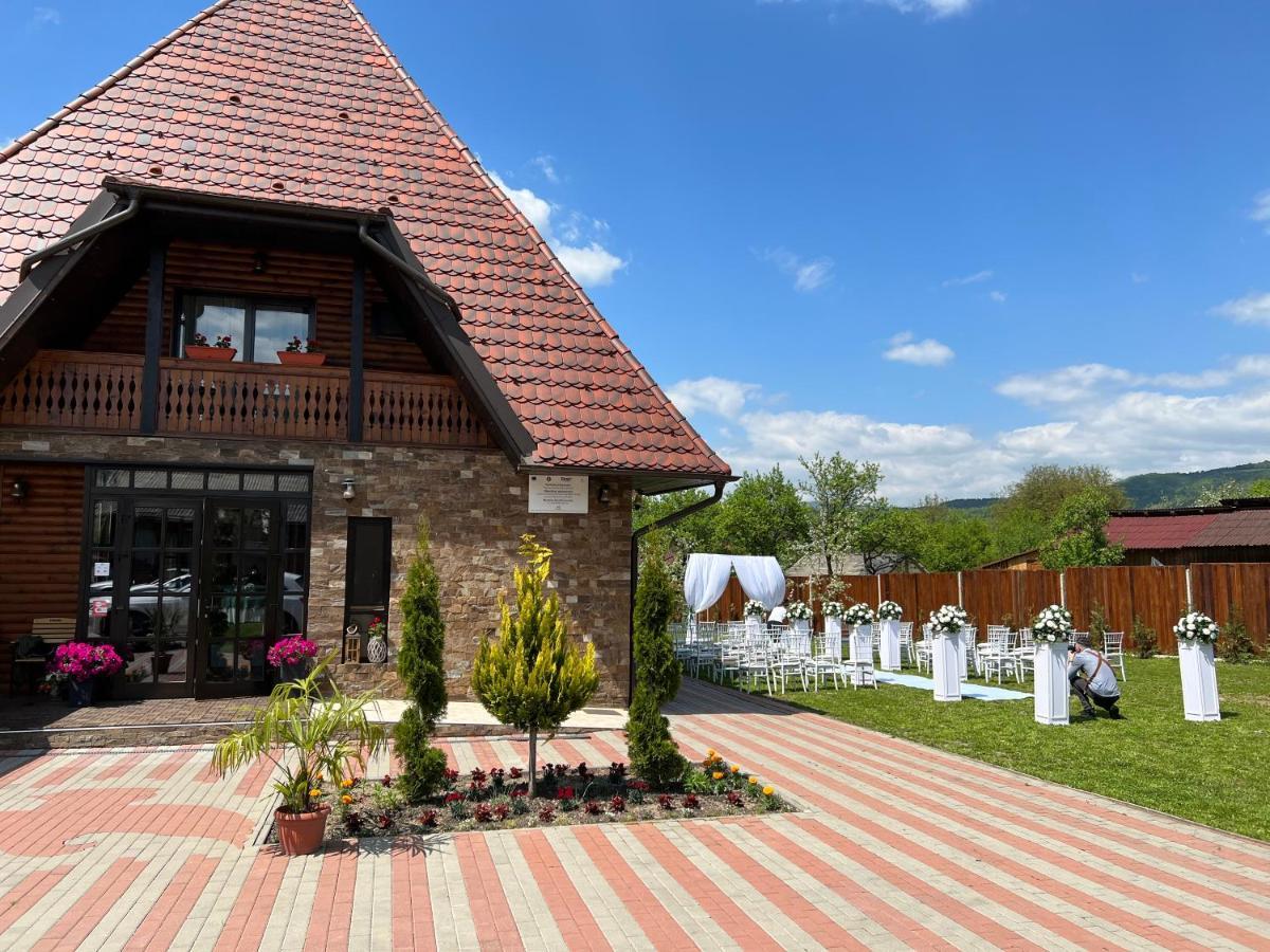 Hotel Piatra Soimului Vişeu de Sus Exterior foto