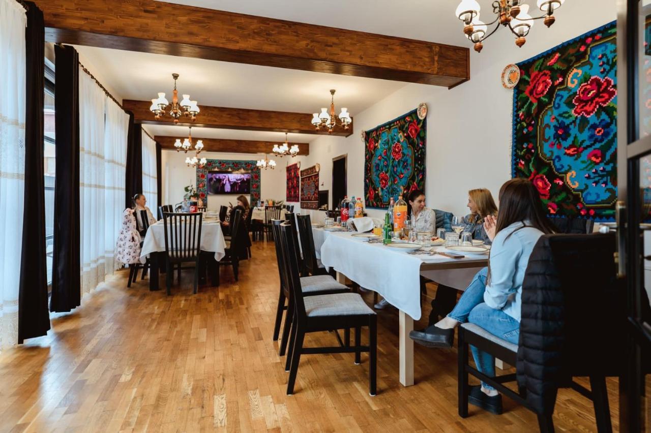 Hotel Piatra Soimului Vişeu de Sus Exterior foto